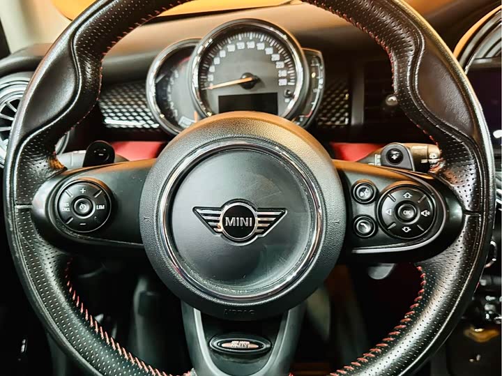 MINI Hatch — фото 7