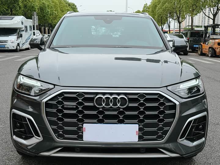 Audi Q5L 2022 45 T — фото 2
