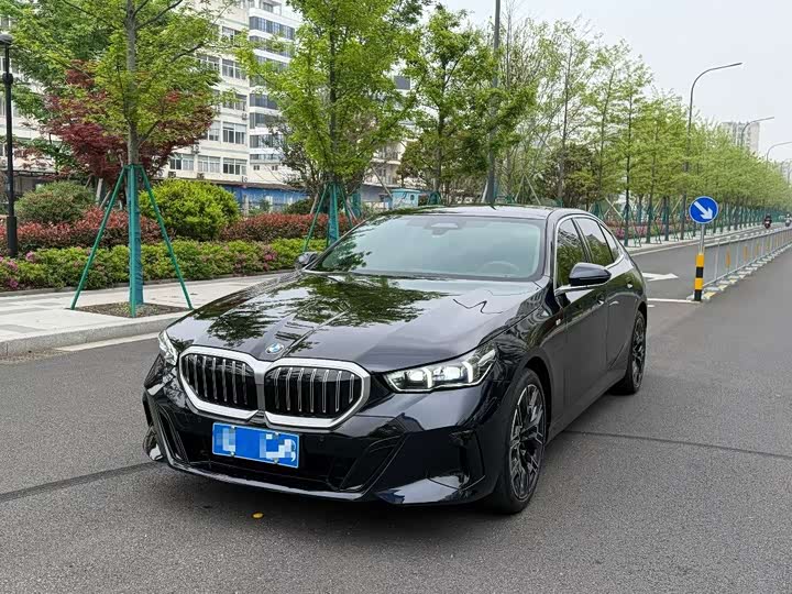 BMW 5-Series 2026 530 Li M