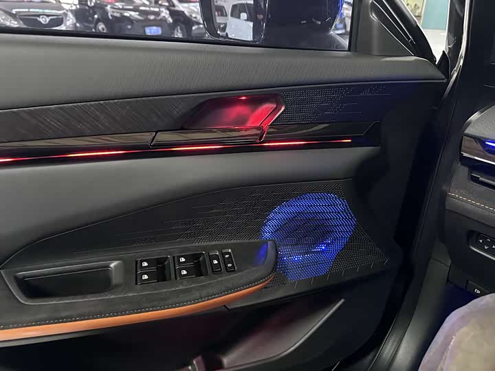 Changan UNI-V 2022 1.5 T — фото 14