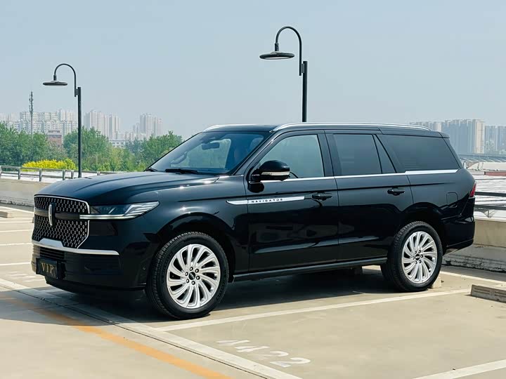 Lincoln Navigator — фото 1