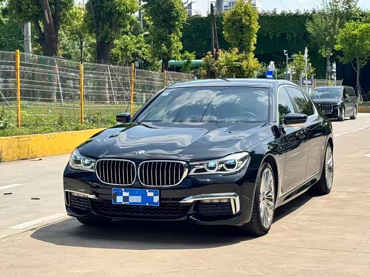 BMW 7-Series 2018 740 Li Leading M