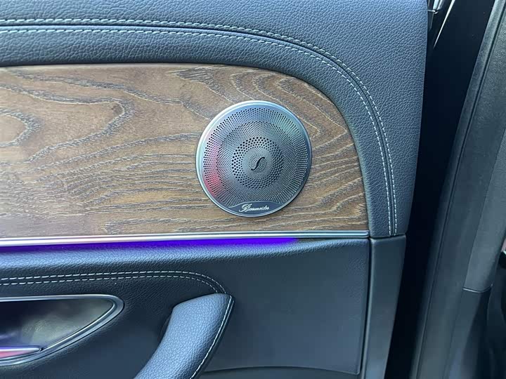 Mercedes-Benz E-Class 2016 E 300 L — фото 19