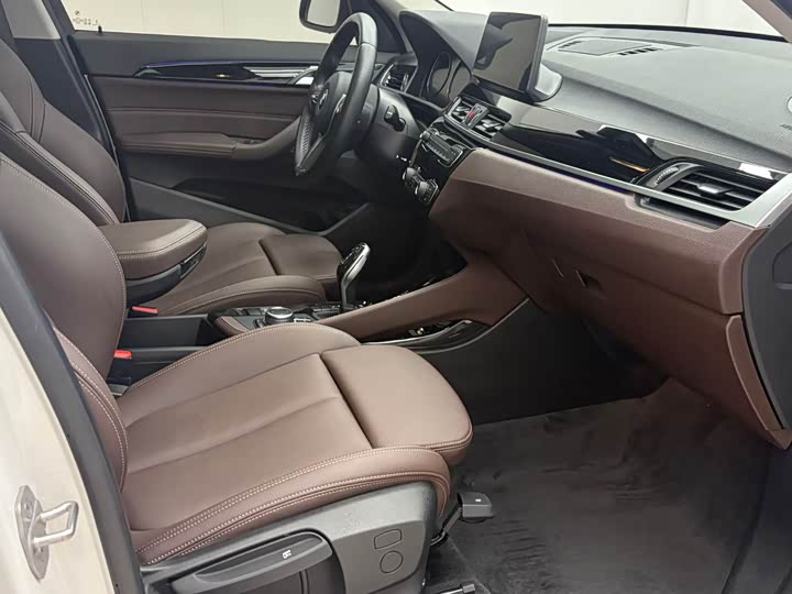 BMW X1 sDrive20Li премиум — фото 19