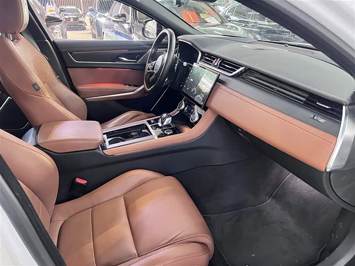 Jaguar XFL 2024 2.0 T P 300 4 WD — фото 5