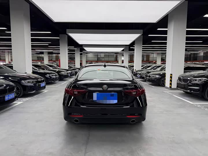 Alfa Romeo Giulia 2020 2.0 T 280 HP — фото 17