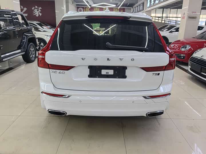 Volvo XC60 2021 T 5 4 WD — фото 4