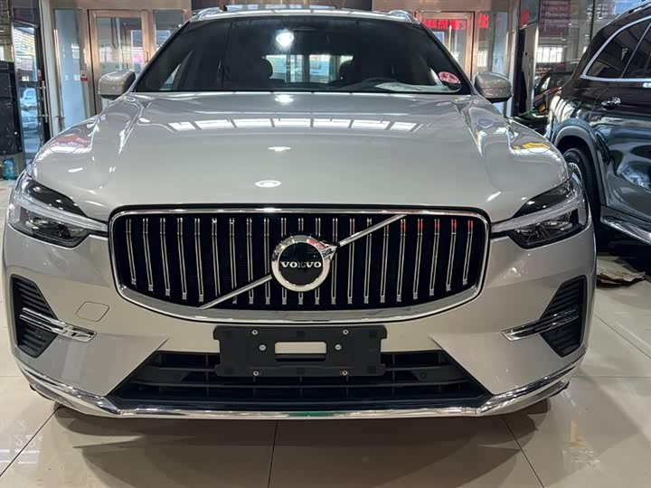 Volvo XC60 2022 B 5 4 WD — фото 2