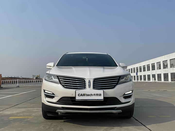 Lincoln MKC 2017 2.0 T 2 WD — фото 2