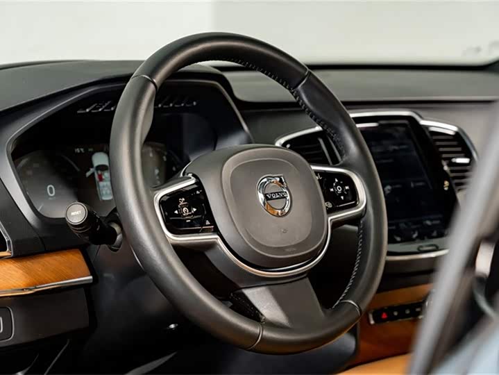 Volvo XC90 2018 T 6 7 — фото 14