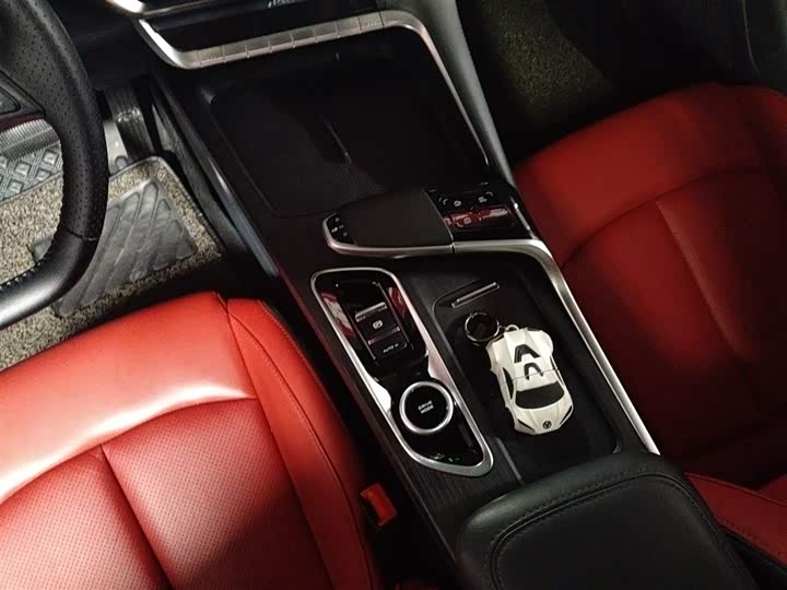 Changan UNI-T 2020 1.5 T Premium — фото 6