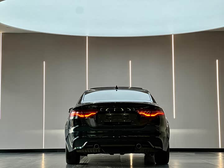 Jaguar XEL 2024 2.0 T 250 PS R-DYNAMIC S — фото 9