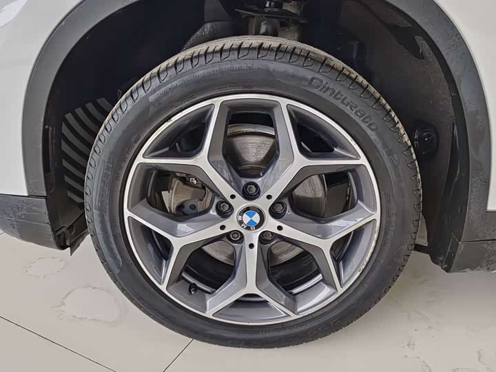 BMW X1 2018 s Drive 18 Li — фото 20