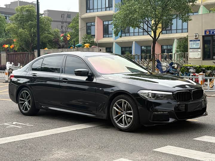 BMW 5 Series 525Li M спортпакет — фото 3