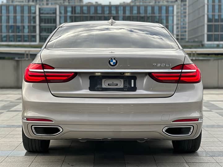 BMW 7 Series 730Li продвинутая — фото 4