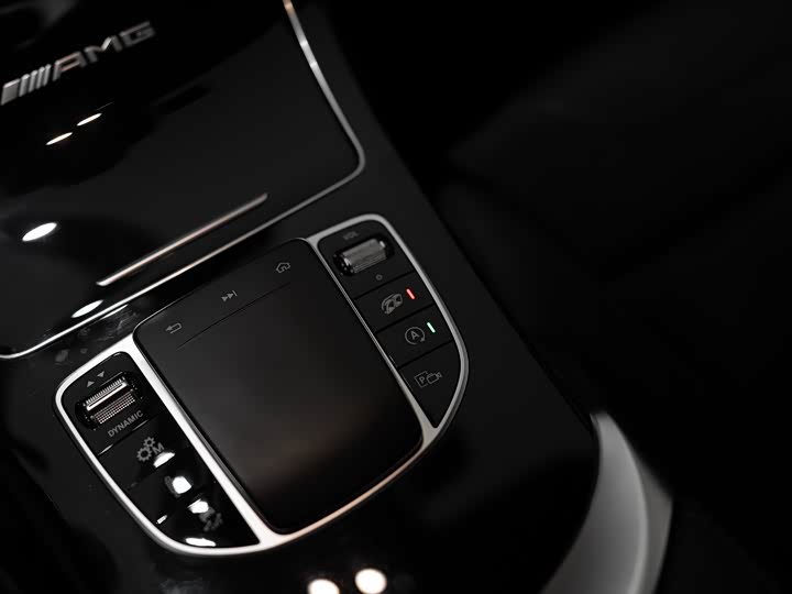 Mercedes-Benz C-Class 2019 AMG C 63 — фото 17