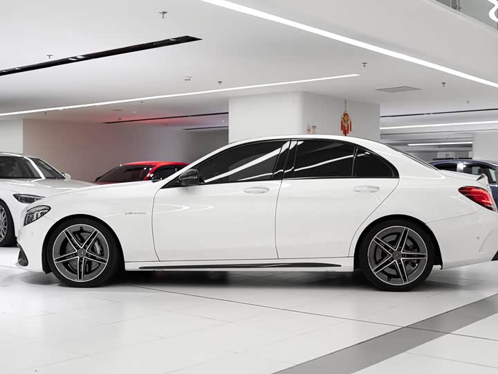 Mercedes-Benz C-Class 2019 AMG C 63 — фото 5