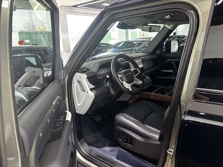 Land Rover Defender — фото 11
