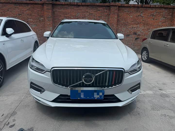 Volvo XC60 T5 полный привод люкс — фото 2