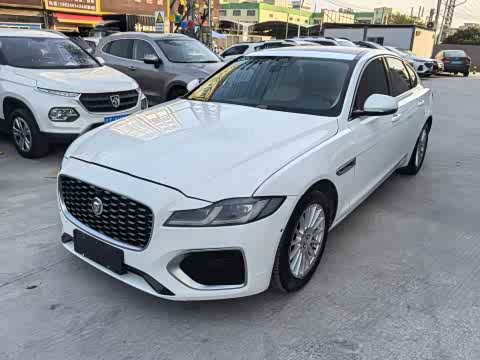 Jaguar XF 2016 XF 2.0 T 2 WD — фото 10
