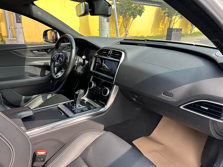 Jaguar XEL 2021 2.0 T 200 PS R-DYNAMIC — фото 20