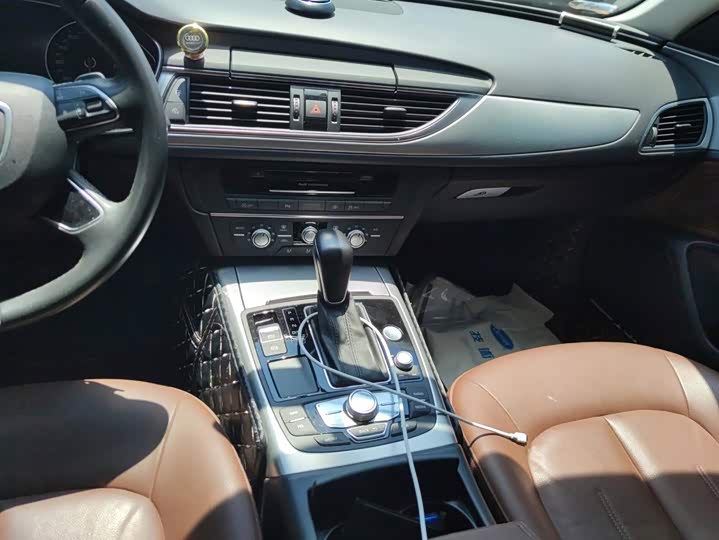 Audi A6L TFSI — фото 13