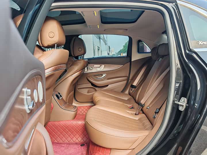 Mercedes-Benz E-Class 2022 E 300 L Luxury — фото 6