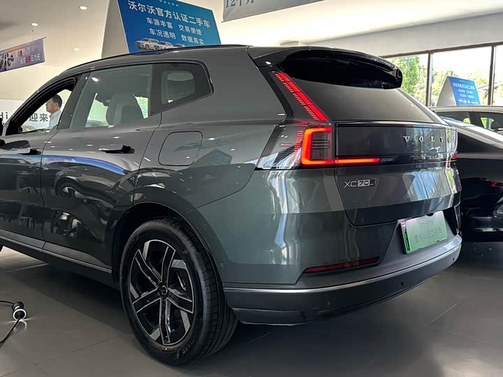 Volvo XC70 Hybrid 2026 4 WD Core — фото 15