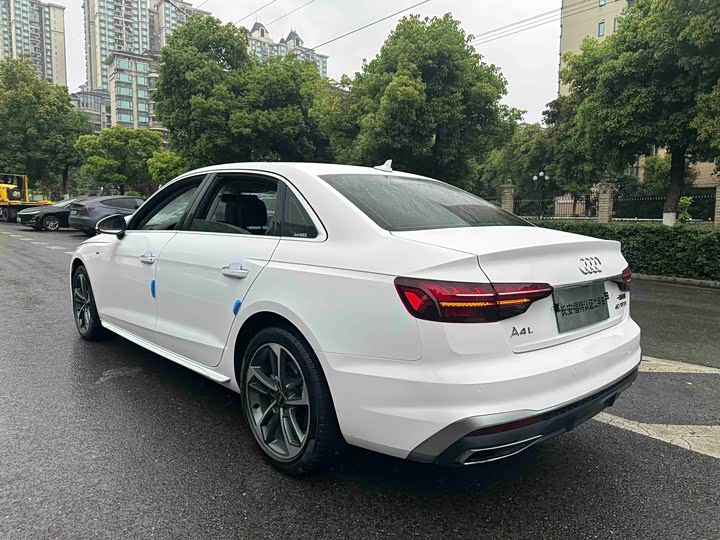 Audi A4L 2022 40 TFSI — фото 11