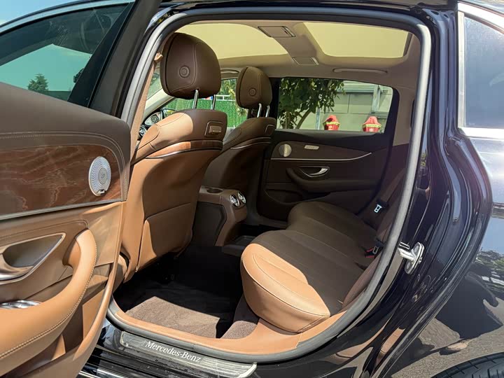 Mercedes-Benz E-Class 2020 E 300 L — фото 6