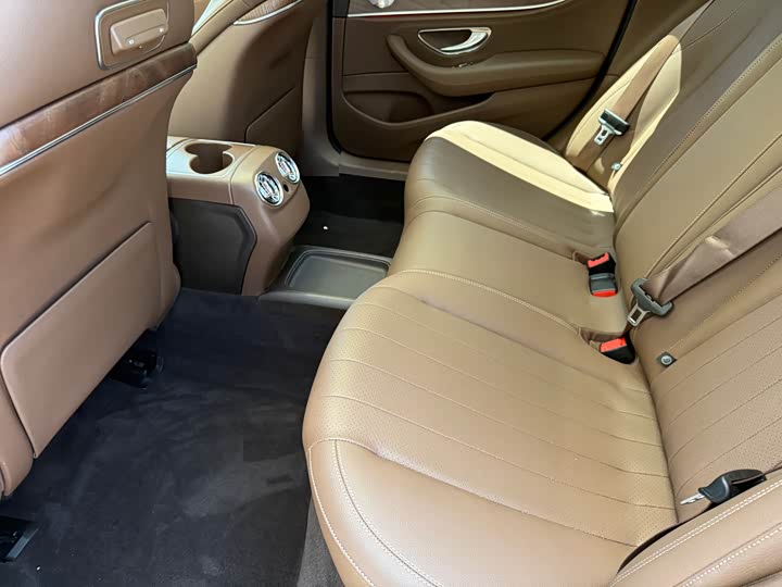 Mercedes-Benz E-Class 2020 E 300 L — фото 32