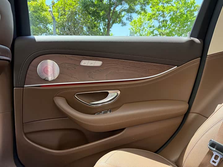 Mercedes-Benz E-Class 2020 E 300 L — фото 34