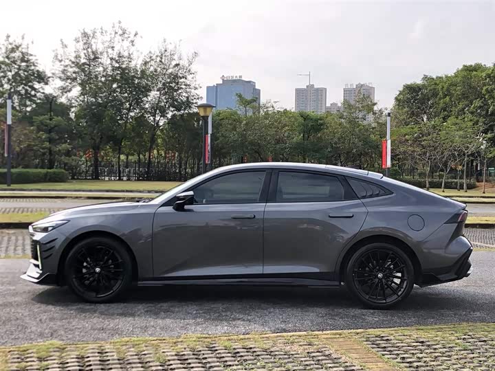 Changan UNI-V 2023 1.5 T — фото 6