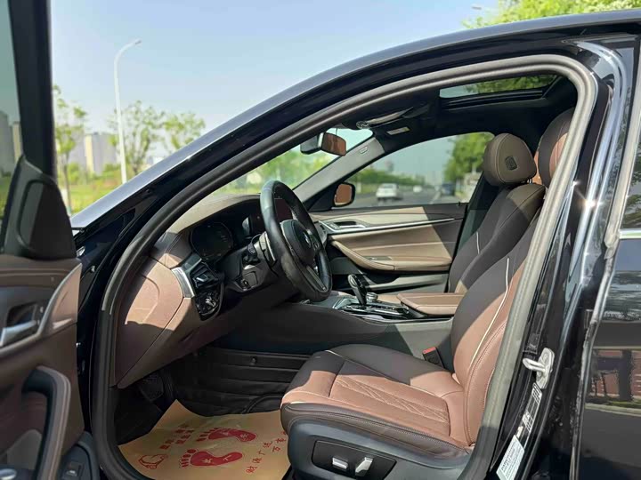 BMW 5-Series 2023 530 Li Leading M — фото 4