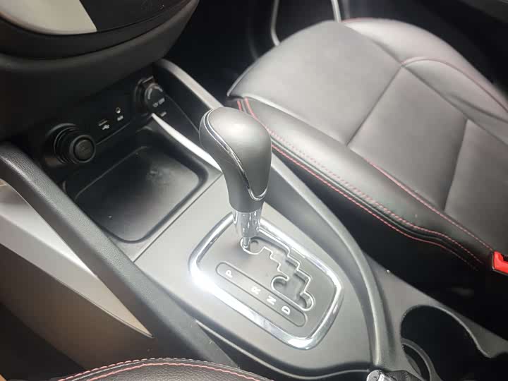 Changan CS35 2015 1.6 L ATLuxury IV — фото 16