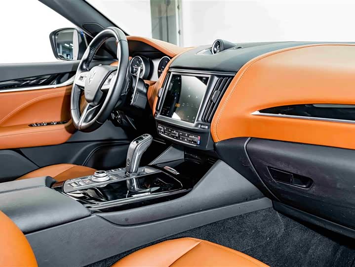 Maserati Levante 2021 3.0 T — фото 17