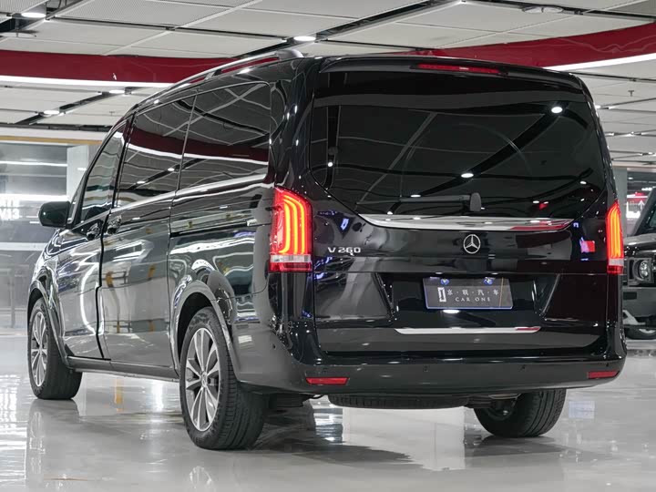 Mercedes-Benz V-Class 2022 V 260 — фото 6