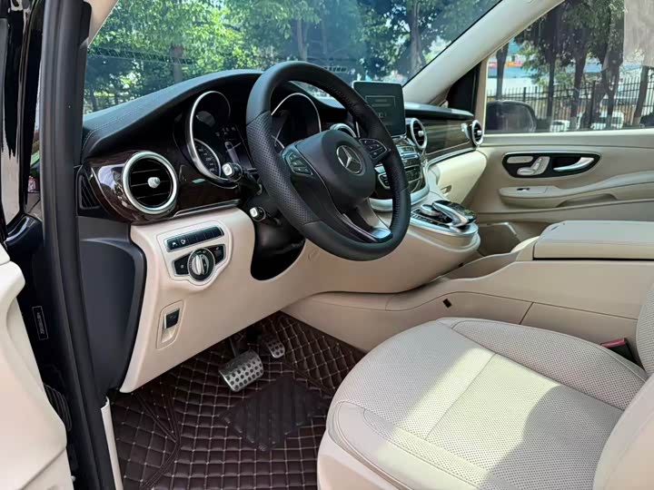 Mercedes-Benz V-Class 2018 V 260 L VI — фото 7
