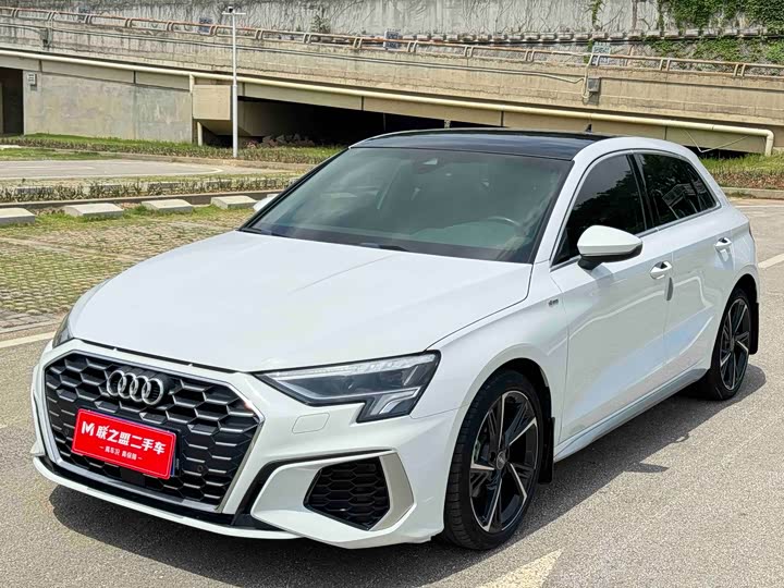 Audi A3 2023 Sportback 35 TFSI Sport — фото 1