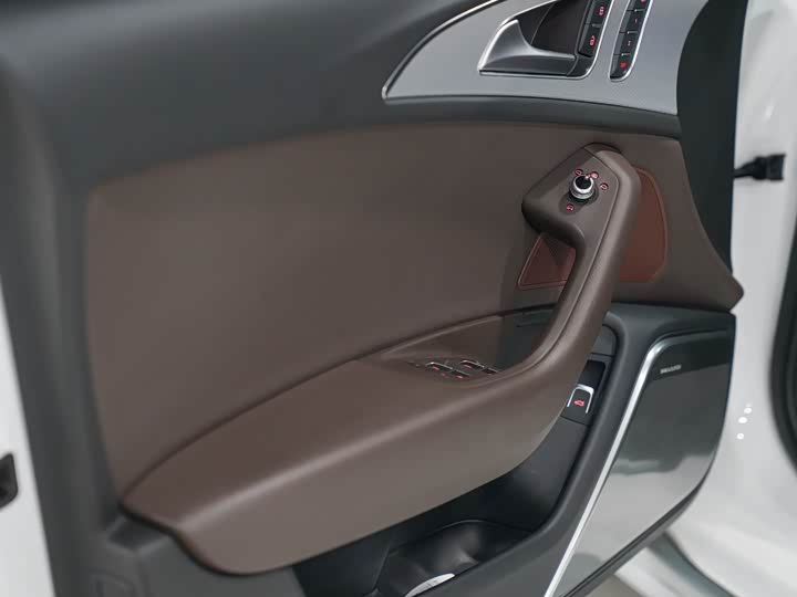 Audi A6 2018 3.0 T allroad quattro — фото 16