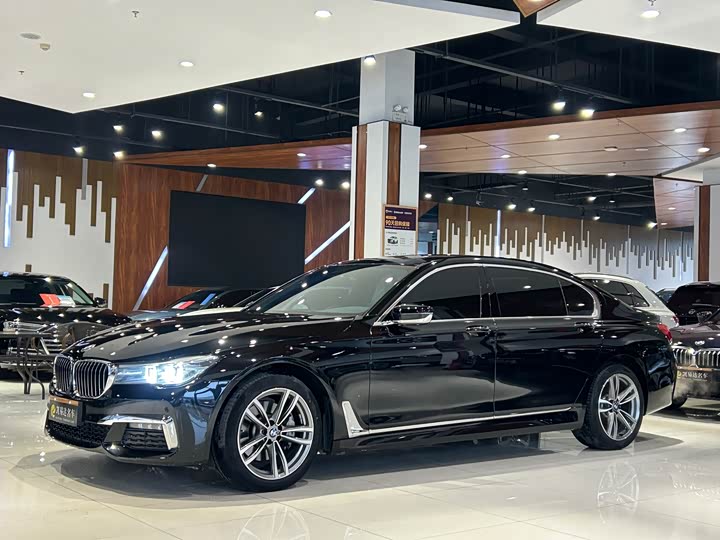 BMW 7-Series 2018 730 Li Leading M