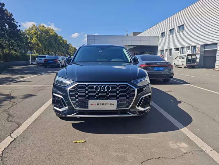 Audi Q5L 2022 40 T — фото 2