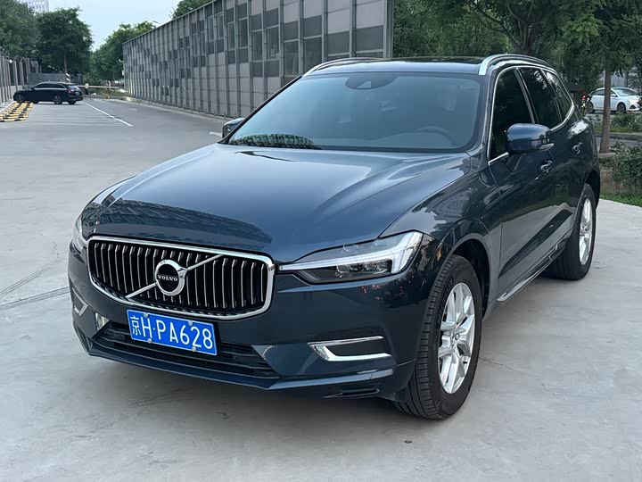 Volvo XC60 2021 T 5 4 WD — фото 1