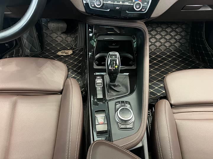 BMW X2 2021 s Drive 25i M — фото 10