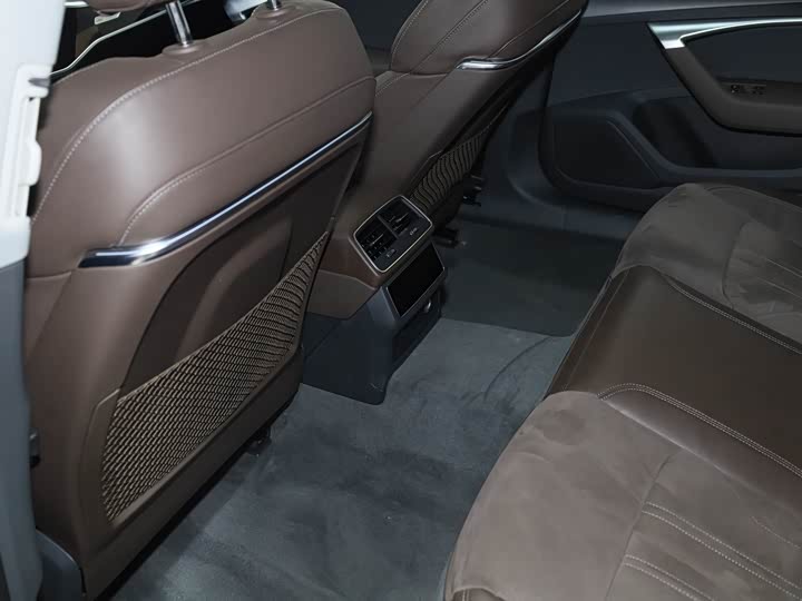Audi A7L 2024 45 TFSI S-line — фото 19