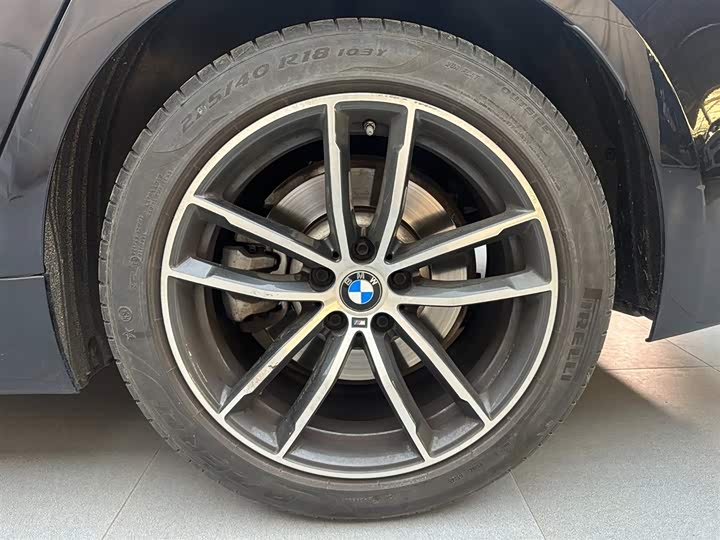 BMW 5-Series 2022 525i M — фото 18