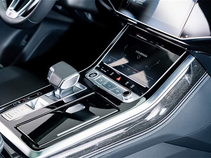 Audi Q8 2022 55 TFSI — фото 20