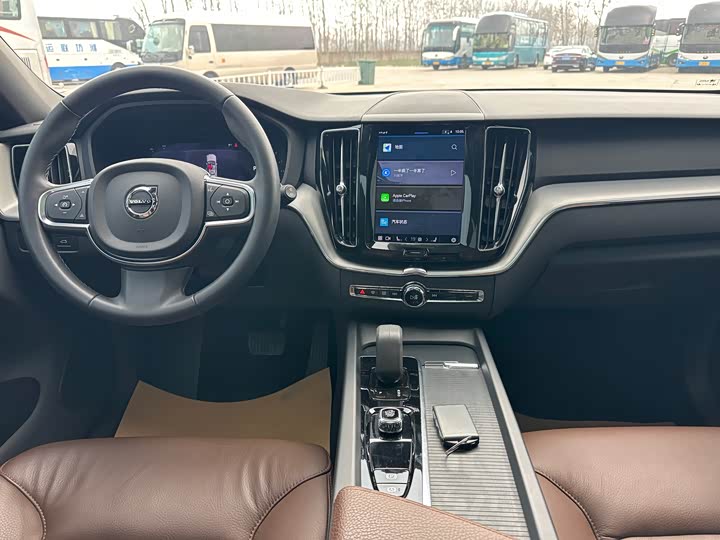 Volvo XC60 2022 B 5 4 WD — фото 7