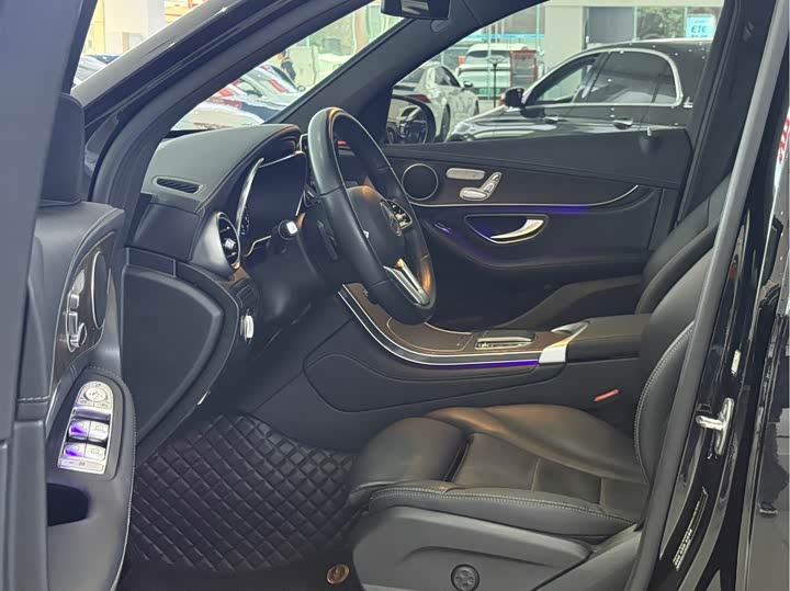 Mercedes-Benz GLC 2020 GLC 260 L 4 MATIC Luxury — фото 4