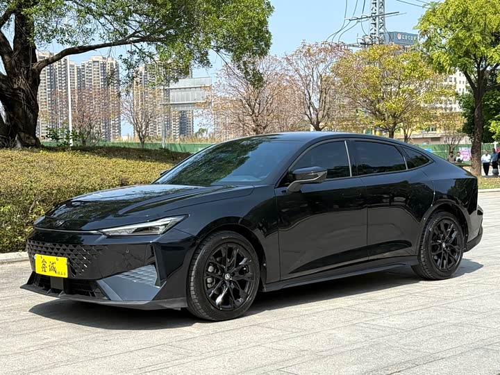 Changan UNI-V 2024 1.5 T Premium